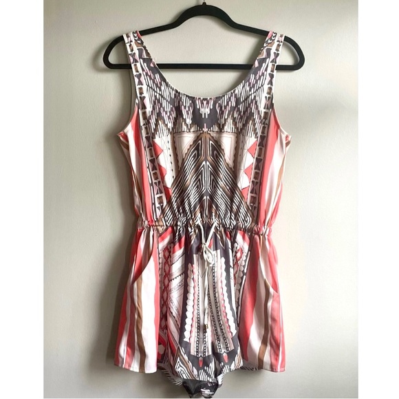 AVA | Mayan Ivory Print Romper - Picture 5 of 9